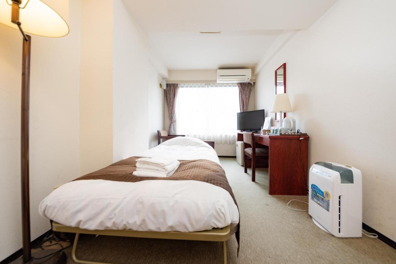 Sky Heart Hotel Koiwa Токио Экстерьер фото